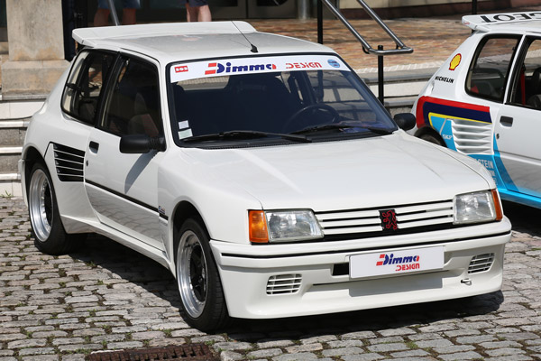 Les kits carrosserie du préparateurs belge Dimma était homologués par Peugeot et sont très recherchés aujourd’hui