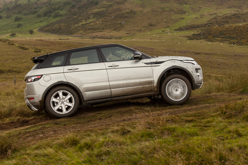 Bien entendu, les pneus « route » ne sont pas adaptés pour le hors-piste, même sur un 4X4