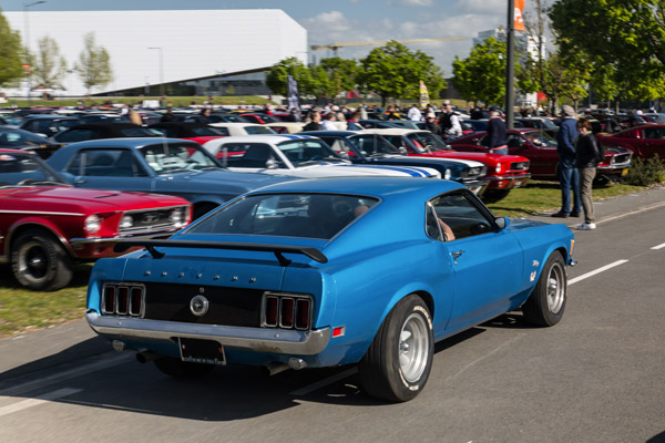 A la fin des années 60, la Mustang a grossi pour devenir une redoutable muscle-car à l’instar de cette Fastback 1969