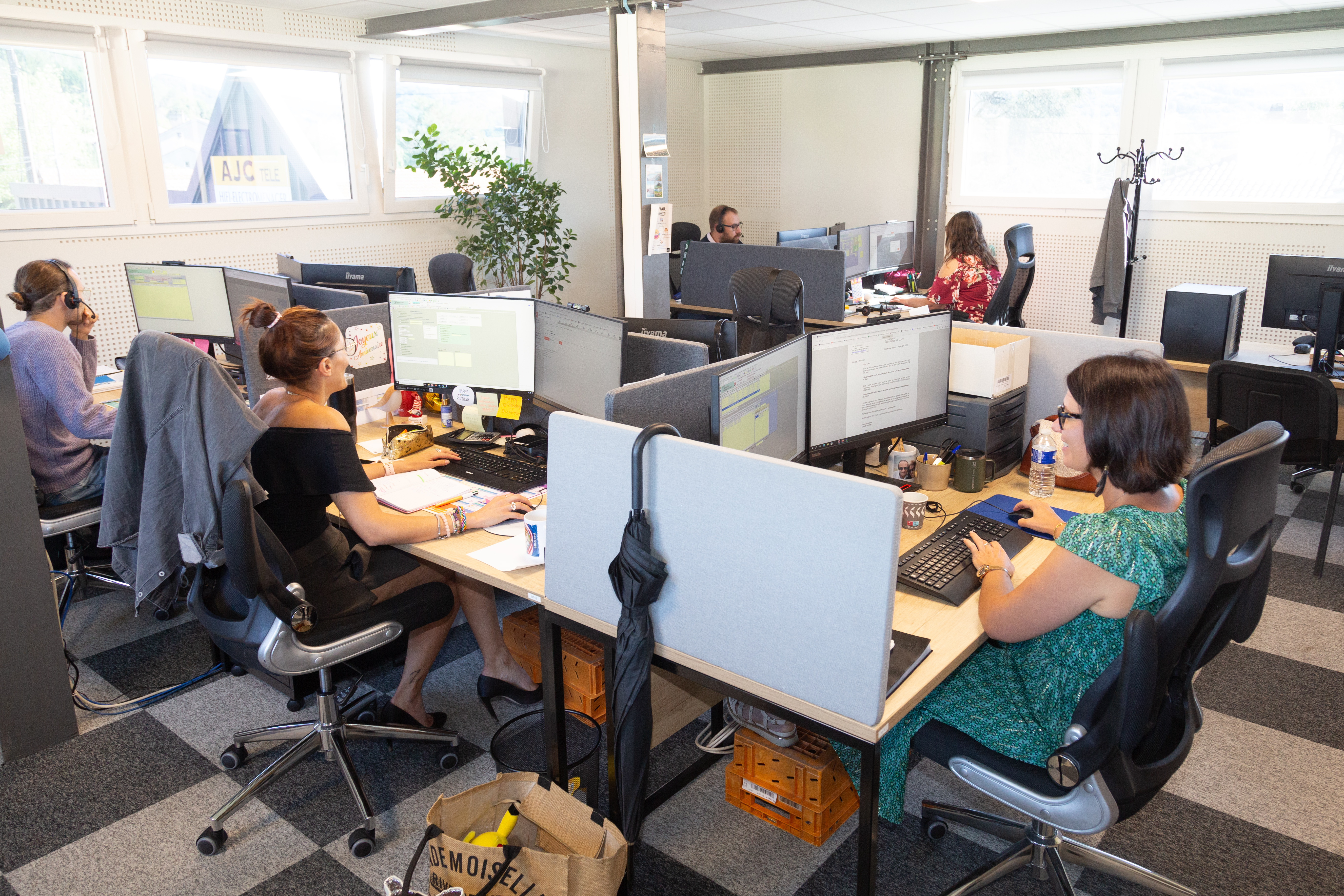 Open space conseillers et gestionnaires
