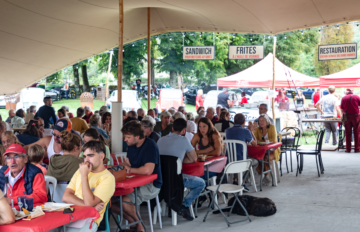 Visiteurs repas aynac motor festival